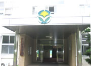 陸上自衛隊小平学校校舎（一部）の入り口。